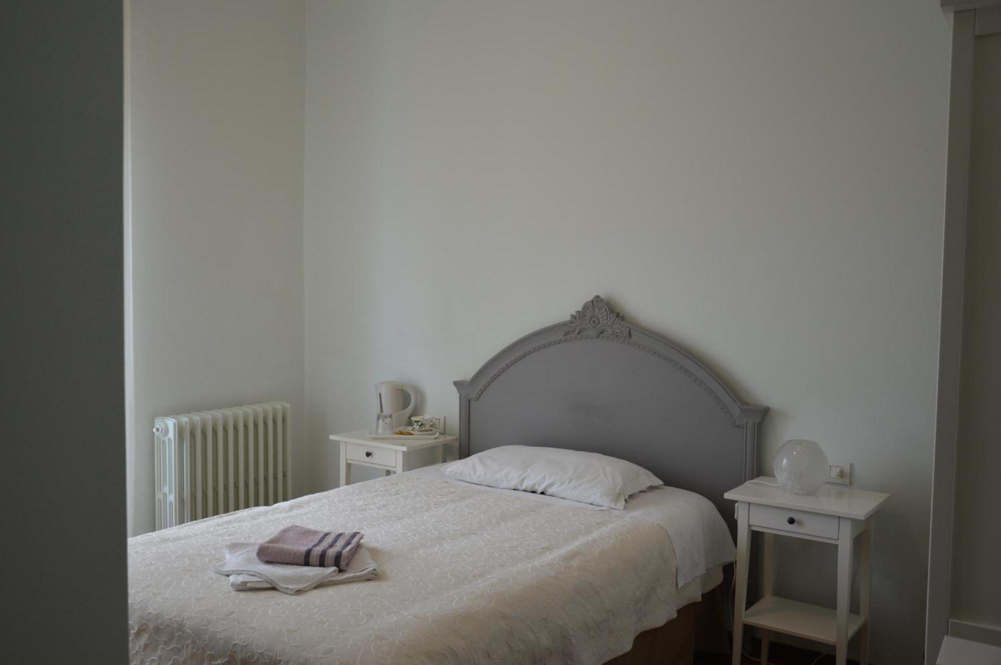 B&B Cherry En Rose Lezzeno Habitación foto