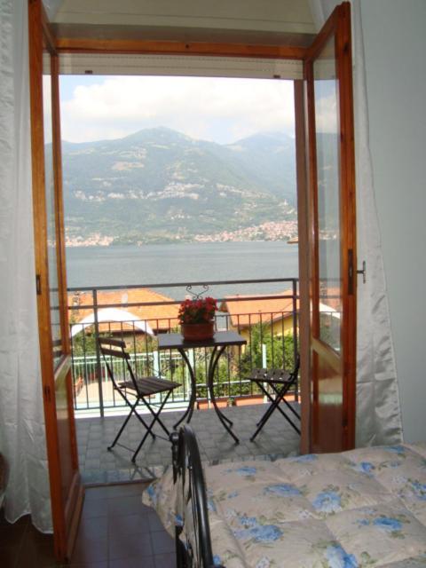 B&B Cherry En Rose Lezzeno Habitación foto